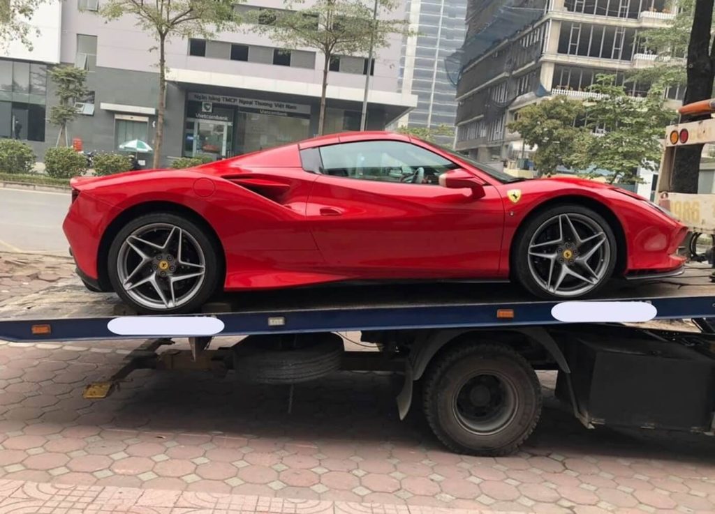 Bắt gặp Ferrari F8 Spider 'độc nhất' Hà Nội, sau 3 tháng về nước vẫn chưa ra biển số