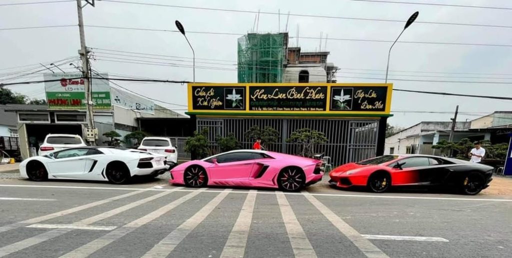 Bộ 3 Lamborghini Aventador độ cực độc tụ tập tại vườn lan đại gia Bình Phước