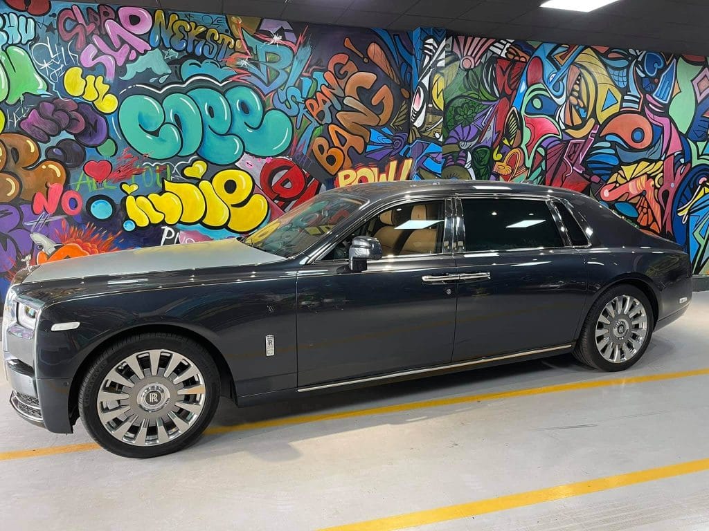 Chi tiết Rolls Royce Phantom kèm giá bán 092023