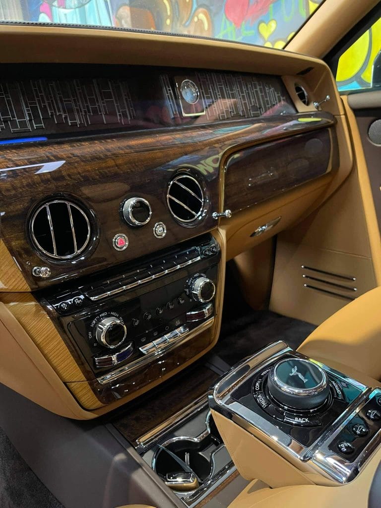 Rolls Royce Phantom 8 Giá bán  Thông số 2023  Blog Xe Hơi Carmudi