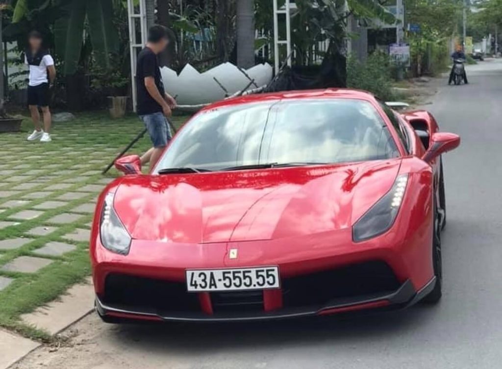 Bắt gặp Ferrari duy nhất tại VN mang biển 'ngũ quý 5' từng của đại gia Đà Nẵng