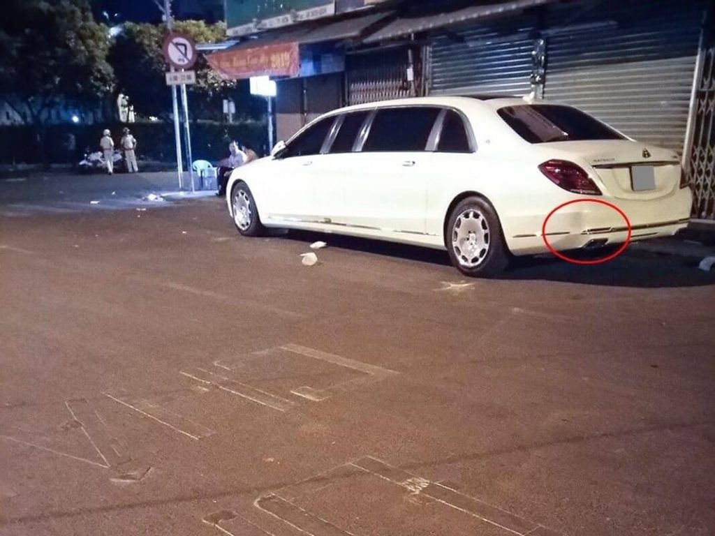 Mercedes-Maybach S600 Pullman tái xuất trên đường phố Sài thành với vết móp khá lớn