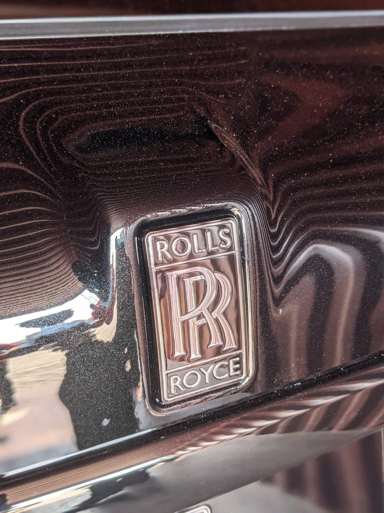 Ngắm chi tiết SUV siêu sang Rolls-Royce Cullinan Black Badge thứ 2 vừa về Việt Nam