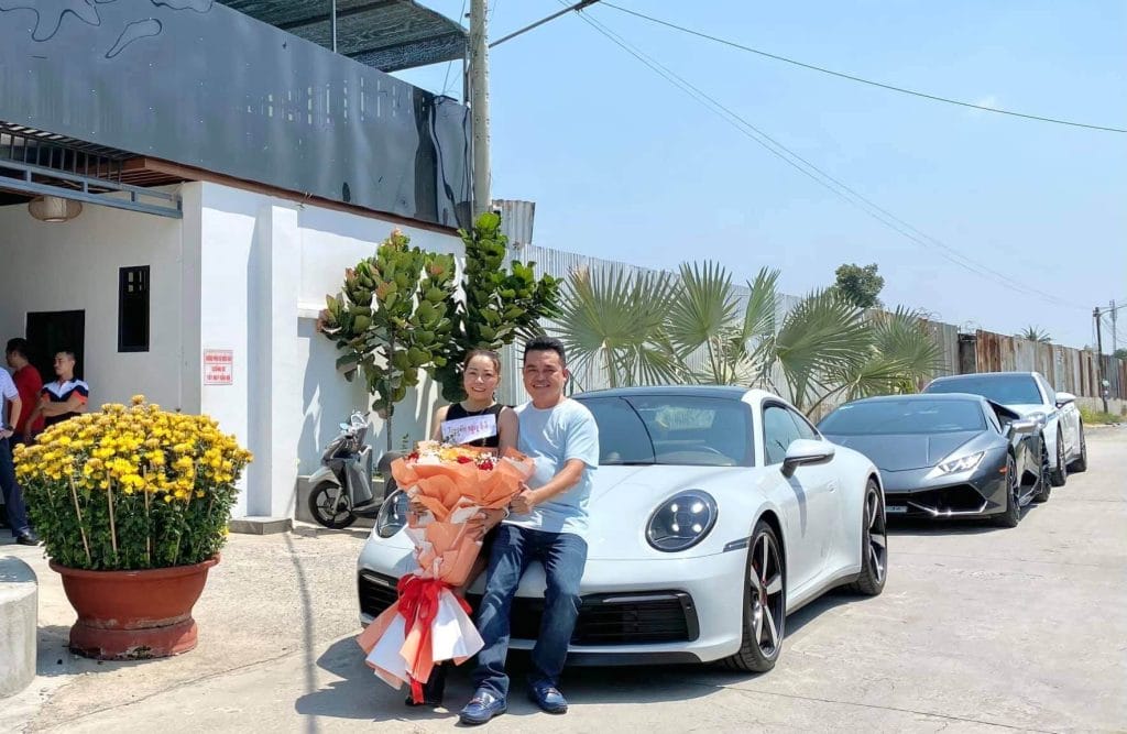 Đại gia chơi lan tậu Porsche 911 Carrera S không dưới 7 tỷ tặng vợ nhân ngày 8/3