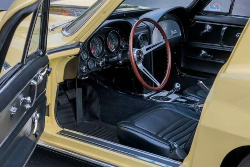 Hàng cổ lỗ sĩ Chevrolet Corvette L88 sau 54 năm vẫn bán được 57 tỷ đồng