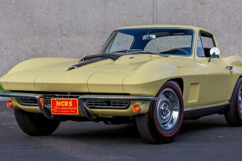 Hàng cổ lỗ sĩ Chevrolet Corvette L88 sau 54 năm vẫn bán được 57 tỷ đồng