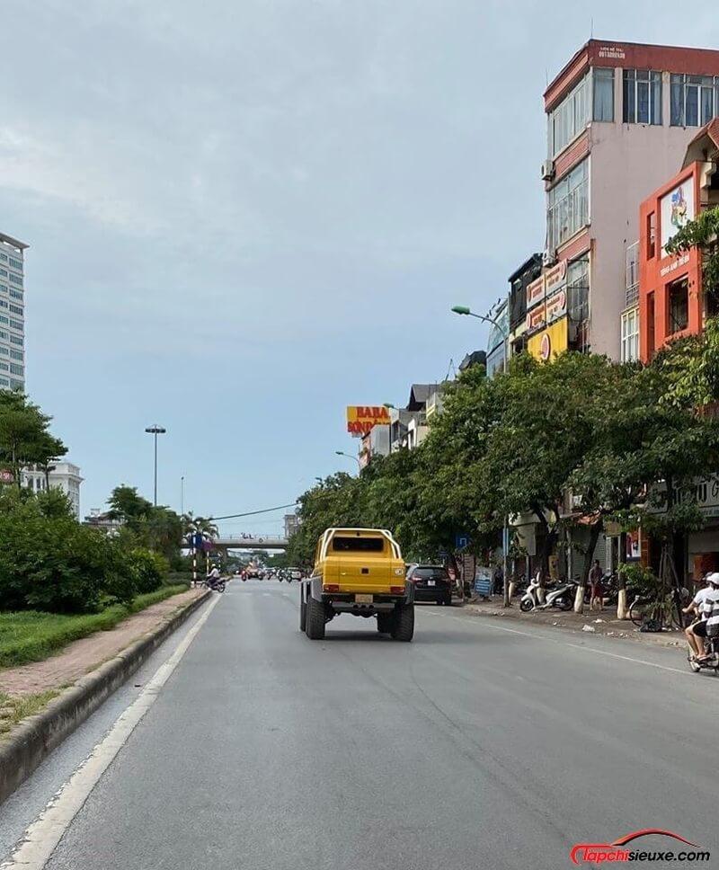 Lại tóm được 'Khủng long' Mercedes-AMG G63 6×6 triệu USD trên phố Việt