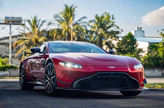 Minh Nhựa tậu Aston Martin Vantage bodykit xe đua, khẳng định già vẫn sung