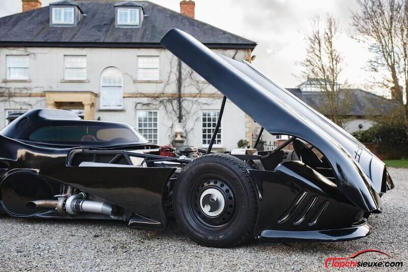 'Người Dơi' rao bán siêu xe Batmobile giá chỉ từ 640 triệu đồng