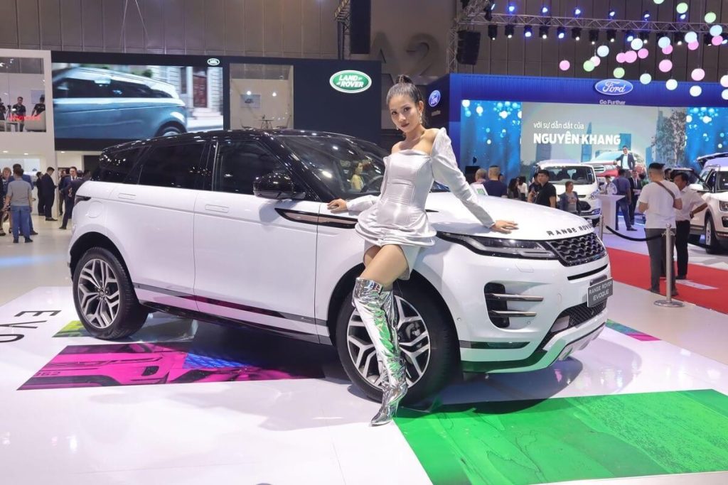 Người Việt phải mua xe Range Rover giá đắt đỏ hàng đầu thế giới
