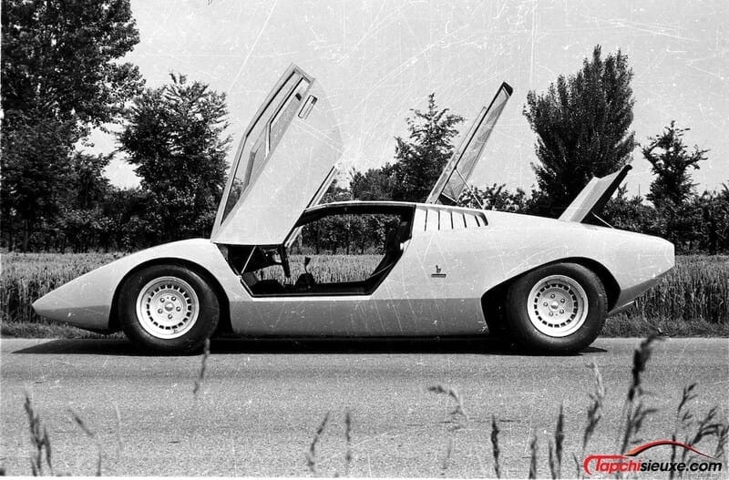 Niềm ao ước từng của bao người Lamborghini Countach bước sang tuổi 50