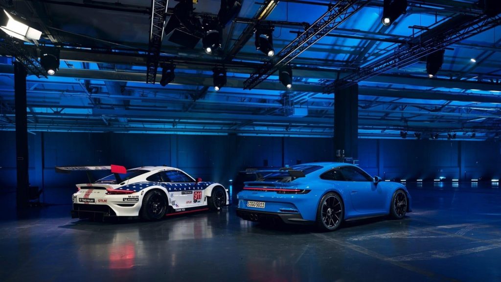 Porsche 911 GT3 2022 ra mắt, mẫu xe thể thao cho người thích số sàn