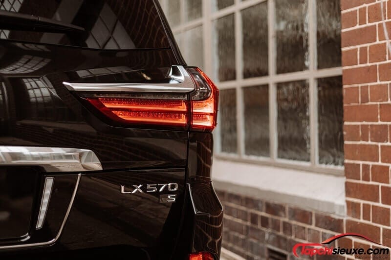 'Xe chủ tịch' Lexus LX 570 S 2021 ra mắt: Bình cũ, rượu cũng cũ luôn?