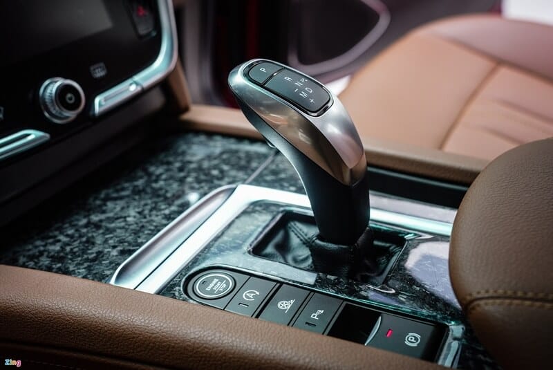 Ngắm VinFast Lux SA2.0 độ 'chất chơi' hơn cả siêu SUV Lamborghini Urus