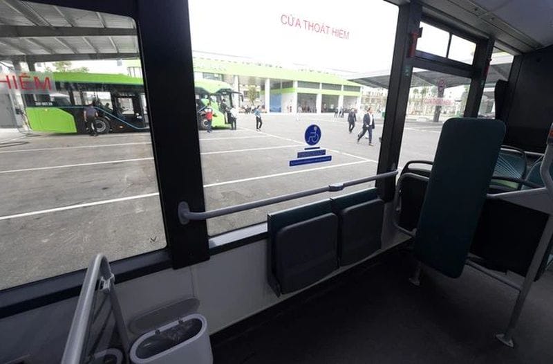 VinBus: Trả tiền đi xe buýt để trải nghiệm tiện nghi của máy bay