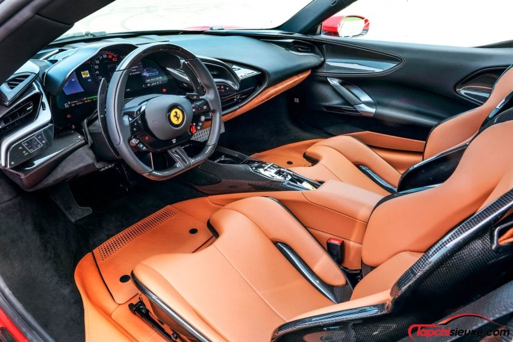 Ferrari SF90 Stradale chính hãng rẻ hơn tư nhân 12 tỷ đồng? Cái giá cho việc không phải chờ đợi
