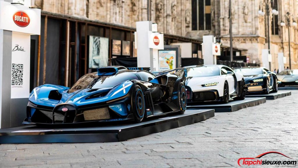 Bugatti Bolide lần đầu xuất hiện trên phố cùng 1 'đàn em' đình đám khác