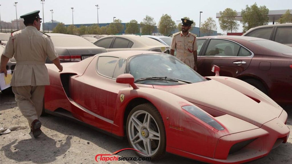 Bugatti Veyron, Ferrari Enzo cùng loạt siêu xe triệu USD bị vứt xó tại UAE