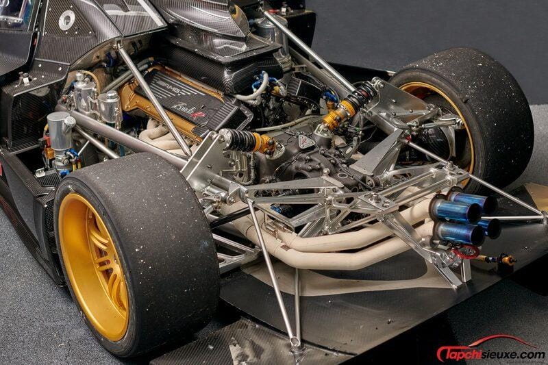 1/10 chiếc Pagani Zonda R Evolution đang được rao bán khi mới đi được hơn 1.000 km