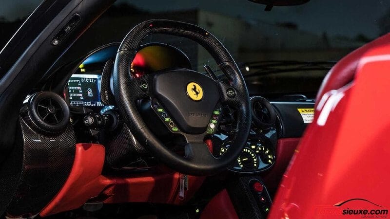 Hàng hiếm Ferrari Enzo 15 năm tuổi mới chạy 300km rao bán với giá chỉ 87 tỷ đồng
