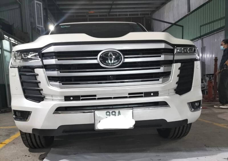 Bien Toyota Land Cruiser chinh hang thanh ban Trung Dong voi gia chi 190 trieu danh cho cac chu tich 2
