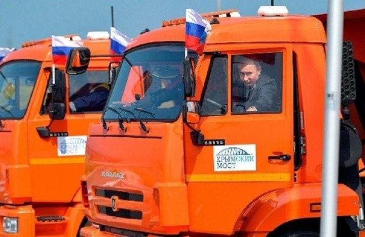 Tổng thống Nga Putin từng cầm lái những mẫu xe nào? - 5