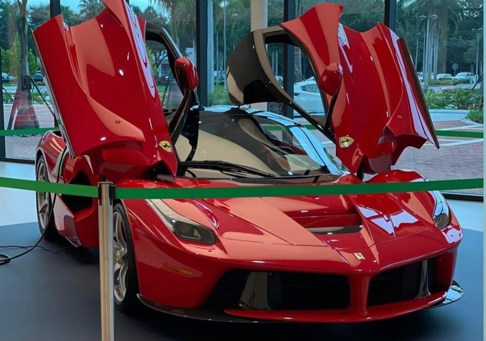 Chiếc siêu xe Ferrari LaFerrari này đang được rao bán với giá 3,65 triệu đô la