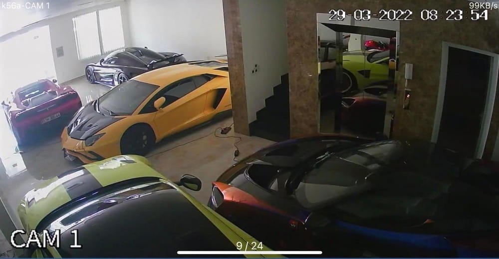 Hoàng Kim Khánh chia sẻ thông tin mình mua siêu xe mới, nhìn garage đã cảm thấy quá ngộp