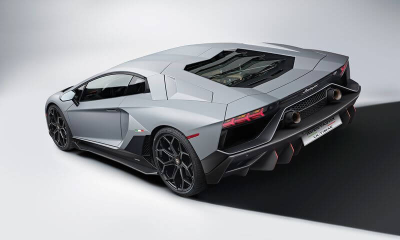 Lamborghini phai san xuat bu 15 chiec Aventador Ultimae voi 75 trieu USD cho khach do vu chim tau 6