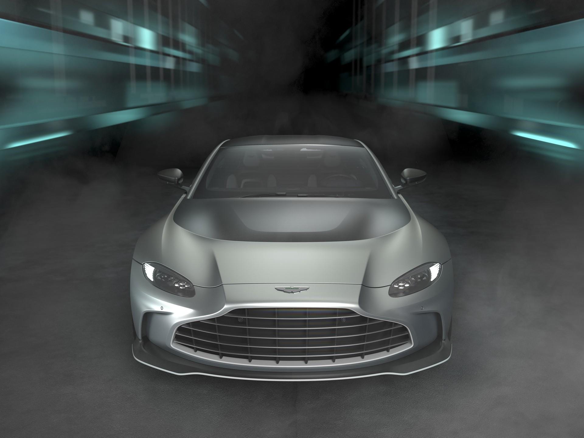 Aston Martin Vantage (8).jpg
