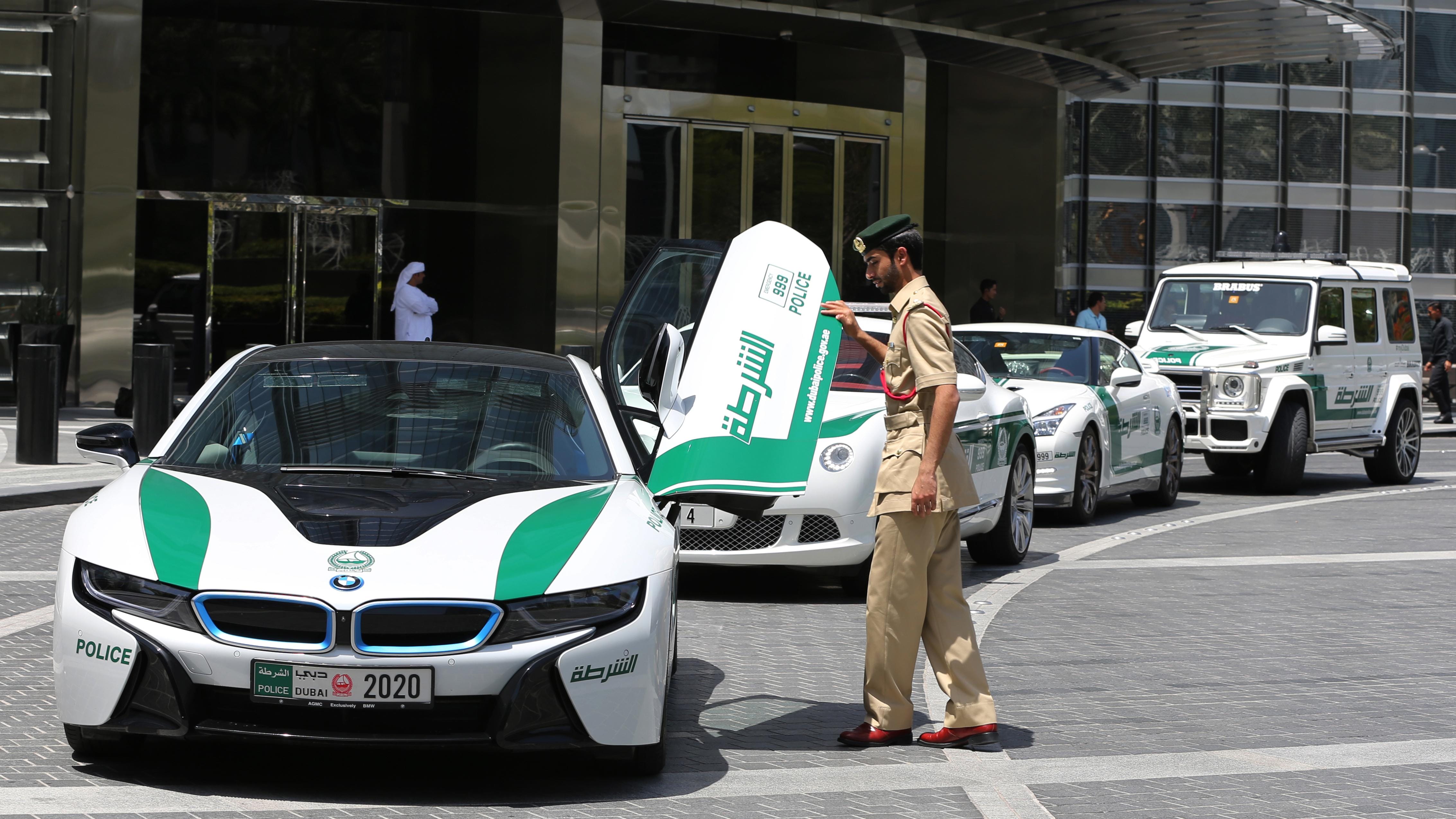 15 điều thú vị về đội siêu xe của cảnh sát Dubai | AutoMotorVN