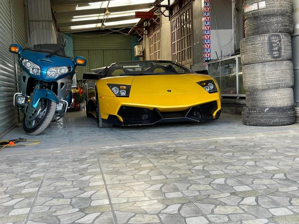 Diện mạo của chiếc siêu xe mui trần Lamborghini Murcielago LP640-4 Roadster độc nhất Việt Nam