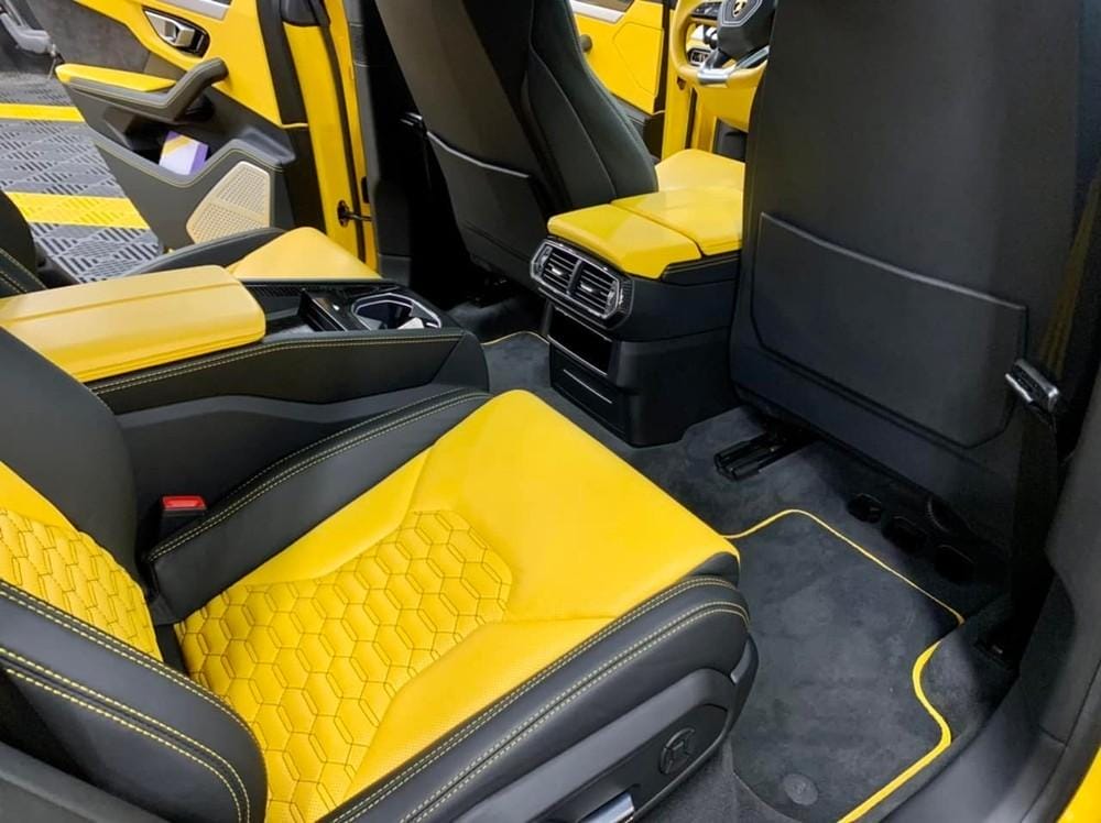 Siêu SUV Lamborghini Urus của cậu cả nhà bầu Hiển có cấu hình 4 chỗ ngồi, hàng ghế sau chỉ có 2 ghế với kiểu thương gia