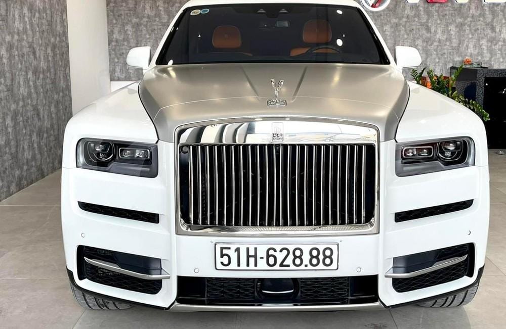 Cận cảnh viên kim cương Rolls-Royce Cullinan sở hữu bộ mâm độ Forgiato hơn 350 triệu đồng, biển số của xe cực đẹp