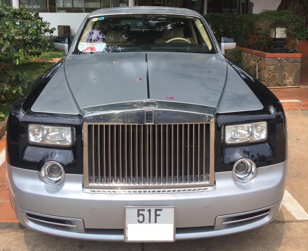1 trong 3 chiếc xe siêu sang Rolls-Royce Phantom của Chủ tịch Trung Nguyên hay xuất hiện tại Buôn Ma Thuột và Tp.HCM. Ảnh: Thanh Tuấn