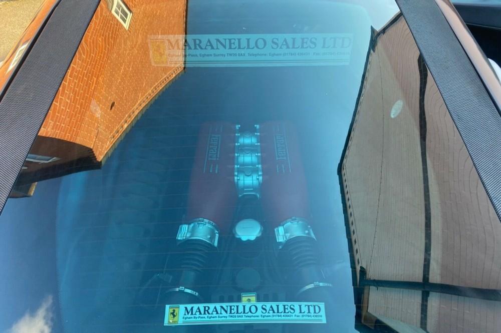 Động cơ V8 giả của chiếc Ferrari 458 nhái