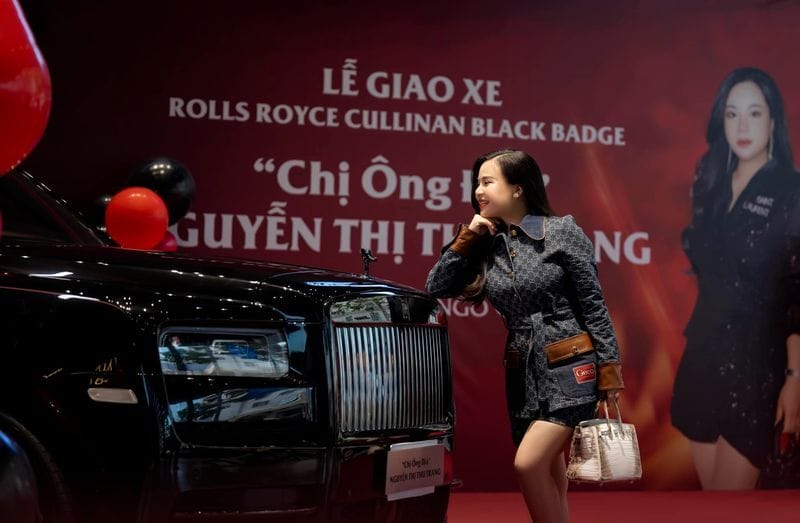 Chi ong Dia Thu Trang tau Rolls Royce Cullinan hon 40 ty dong 6