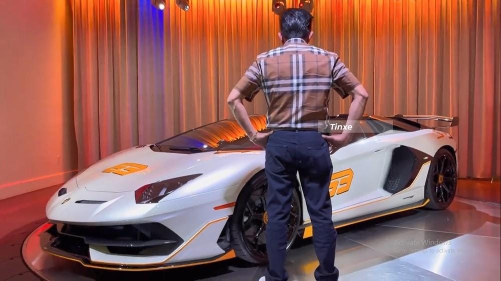 Anh Tuấn từng bị từ chối bán chiếc xe Lamborghini Aventador SVJ63 Roadster này vì là người đến sau