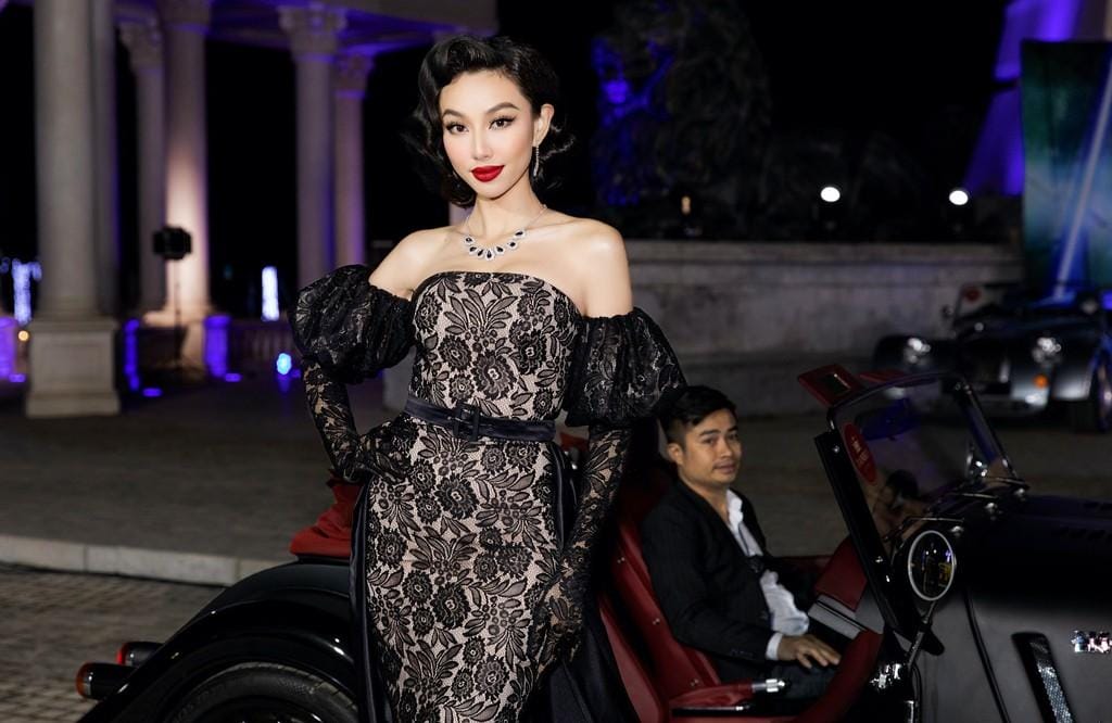 Dàn Hoa hậu, Á hậu rạng ngời khoe sắc bên những siêu xe đình đám tại Miss World Vietnam 2022 ảnh 5