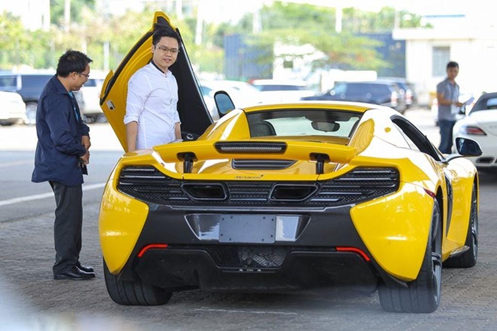 Phan Thành tiếp tục "làm mới" bộ sưu tập siêu xe cá nhân với McLaren 650S  Spider