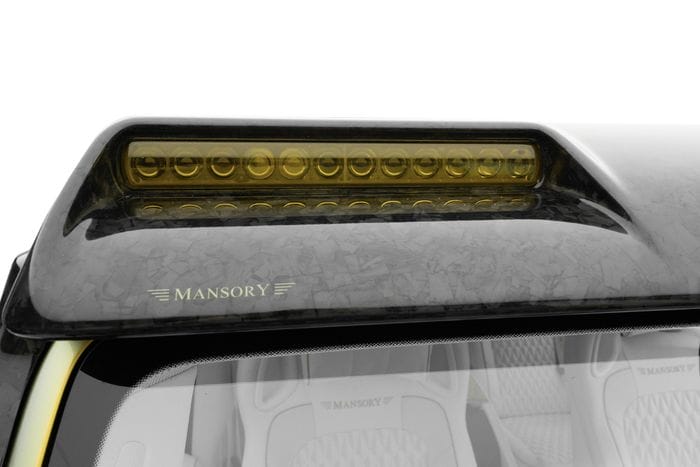  Mansory bổ sung cụm đèn trợ sáng LED nằm trên phần mui xe. 