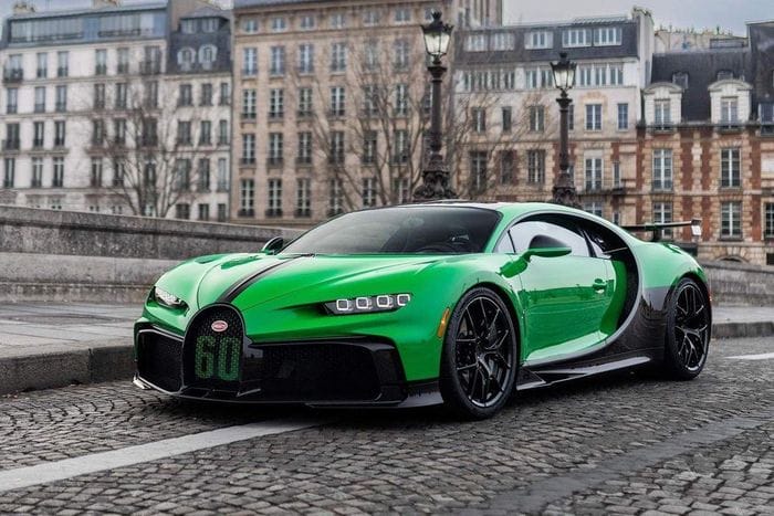  Đã 3 năm kể từ khi được trình làng, những chiếc Bugatti Chiron Pur Sport cuối cùng dần được bàn giao cho các chủ nhân. Chiếc Chiron thứ 60 "Soixante" đã được Bugatti nâng cấp với nhiều chi tiết đặc biệt, kết thúc hành trình ấn tượng của siêu phẩm này. 