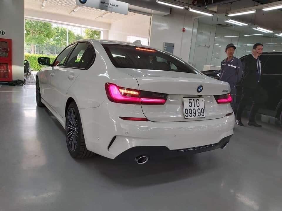 BMW 330i M Sport 2020 có giá bán 2,4 tỷ đồng