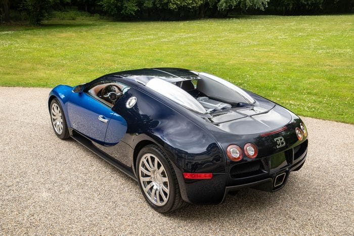  Từ năm 2005 đến 2011, đã có 252 chiếc Veyron EB 16.4 được chế tạo. Trong khi đó, Bugatti chỉ sản xuất 58 chiếc Veyron 16.4 Grand Sport từ năm 2009 đến năm 2015. 