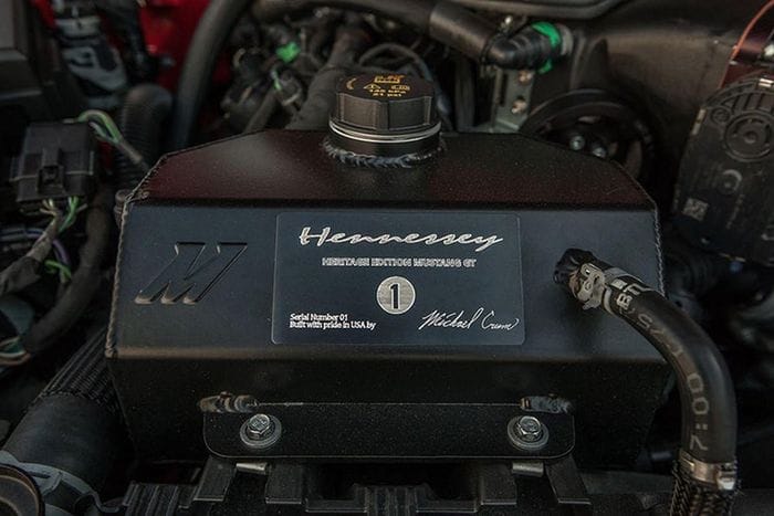Ngoài việc mang đến ngoại thất mới, Hennessey Performance còn độ lại khối động cơ V8, dung tích 5.0 lít, của Ford Mustang GT để khiến công suất tối đa của xe tăng 348 mã lực, lên thành 808 mã lực và mô-men xoắn cực đại đạt 918 Nm, cao hơn 348 Nm so với xe nguyên bản.