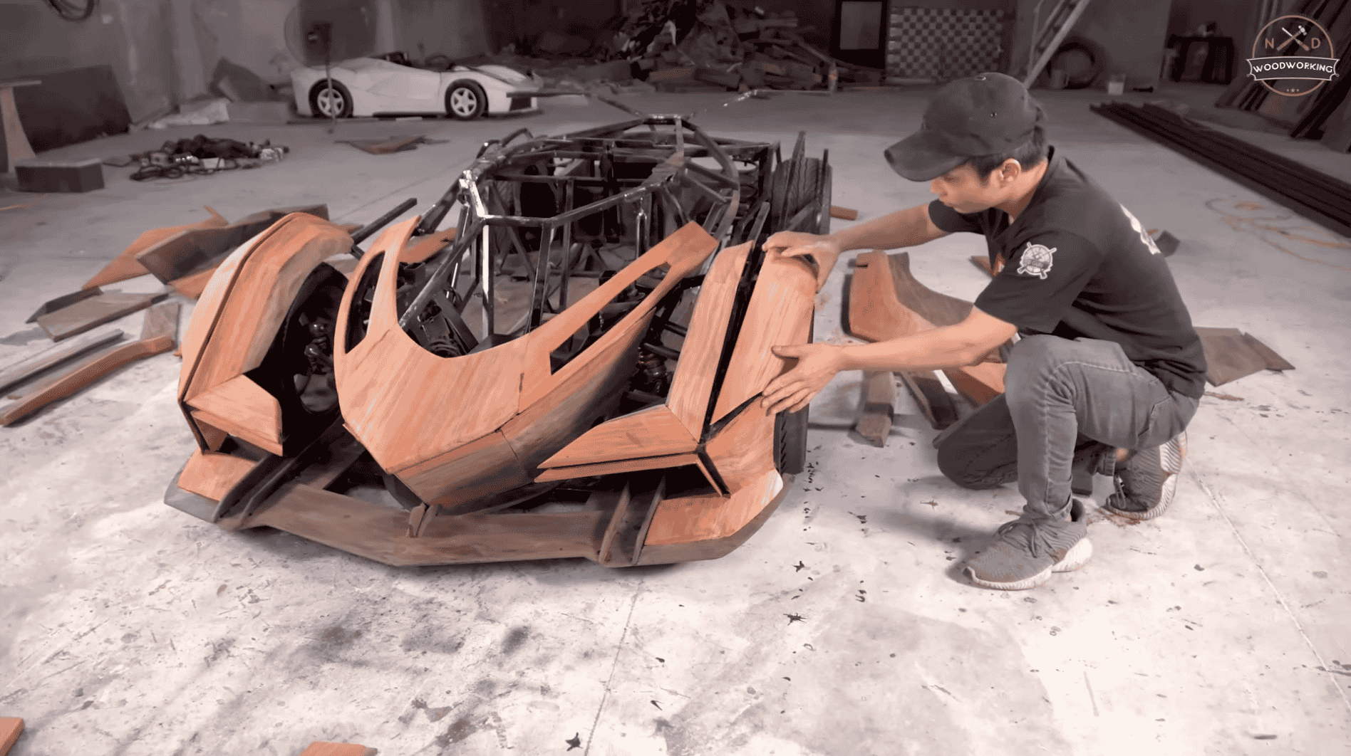 Tạo ra siêu phẩm Lamborghini V12 Vision Gran Turismo bằng gỗ được gần 1 năm, ông bố Việt Nam vẫn được cộng đồng quốc tế khen hết lời - Ảnh 5.