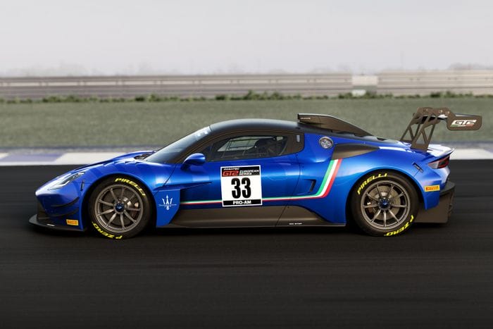  Chiếc xe được ra mắt với màu sơn xanh Blu Infinito và bộ tem đua đặc trưng của Maserati Corse. Phần thân vỏ composite được thiết kế với cơ cấu có thể tháo rời dễ dàng. 