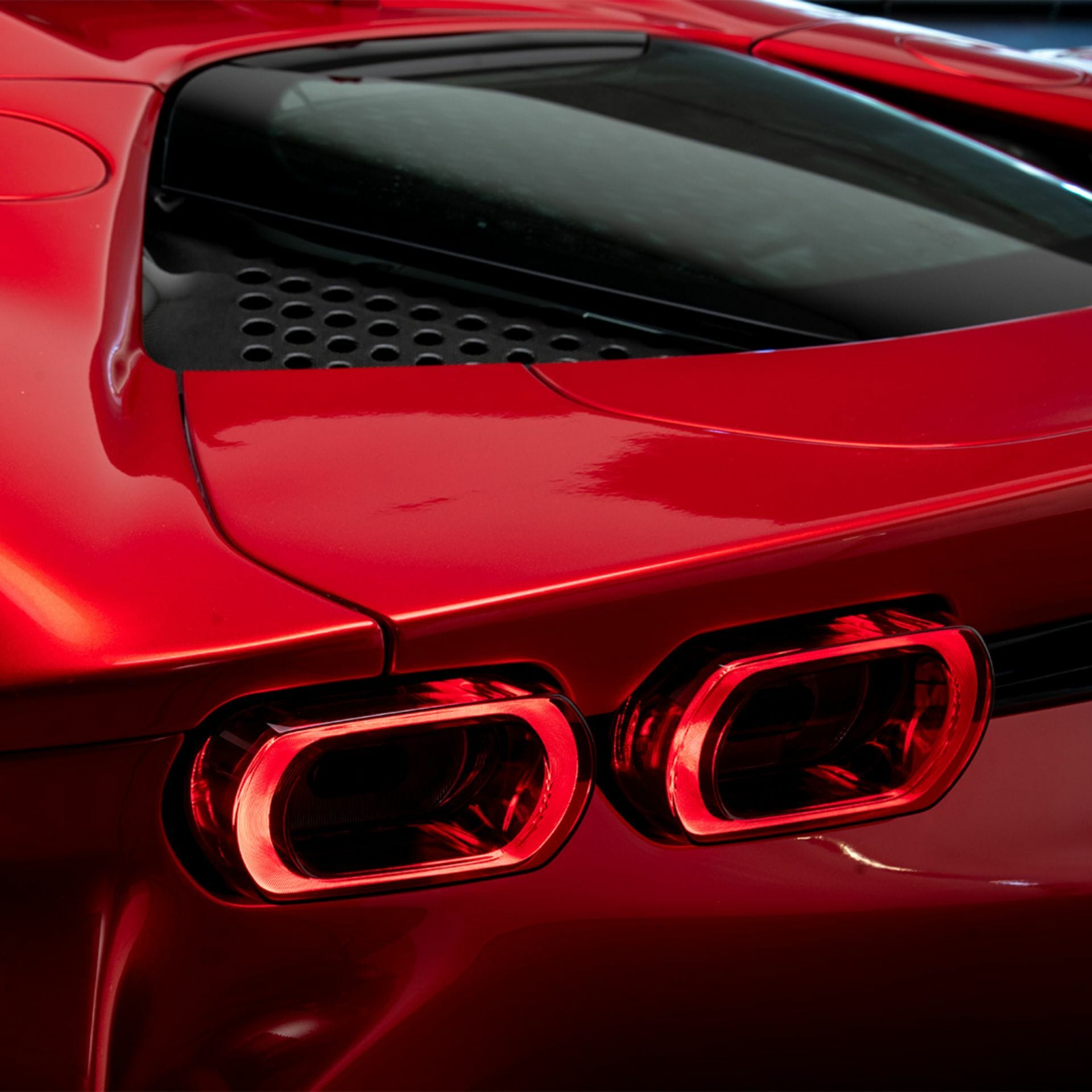Ferrari-SF90-Spider-Nero-Daytona-and-Rosso-Magma-2s.jpg