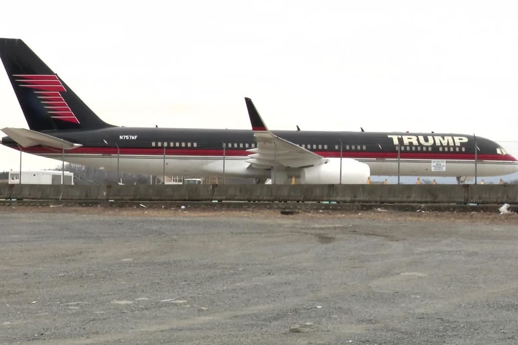 Bên trong máy bay dát vàng trị giá 100 triệu USD của Donald Trump: Tiện nghi hạng nhất - Ảnh 5.