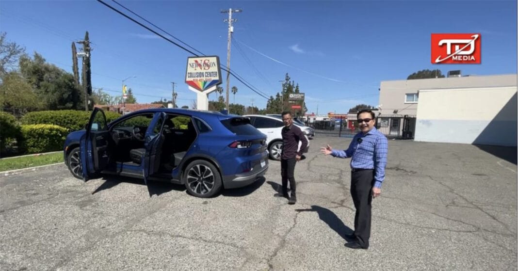 Chủ gara nổi tiếng ở California, đánh giá xe điện Việt Nam: “VinFast VF8 chạy đường trường êm hơn cả Tesla”